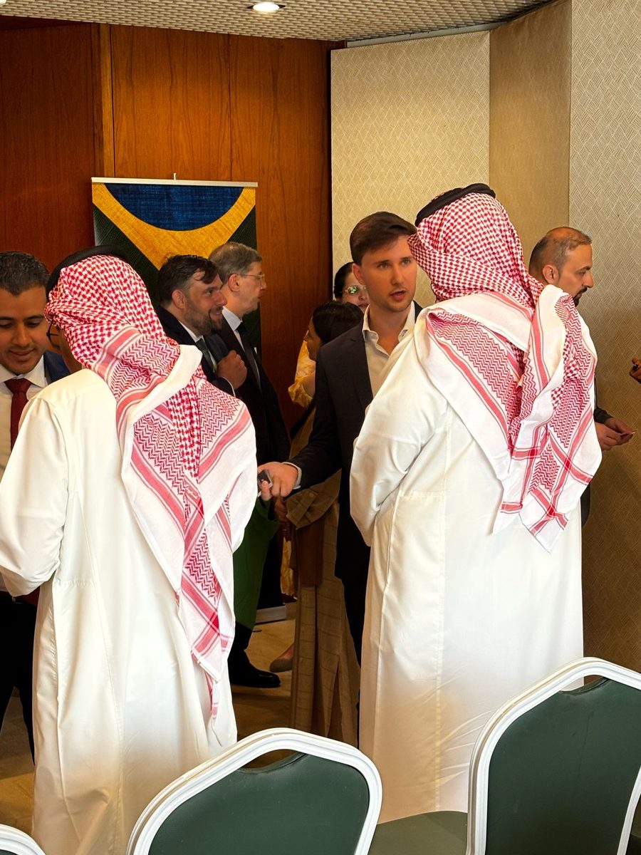 Meeting with international partners